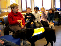 1- Miranda en haar hulphond brengen een bezoek aan het 1ste leerjaar